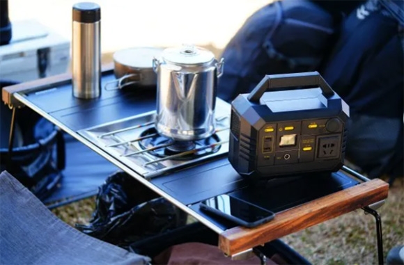 Solar generator for camping